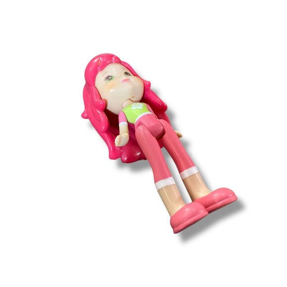 2008 Strawberry Shortcake Mini Doll Figure 3 Inch Strawberry Scented - Picture 2 of 3
